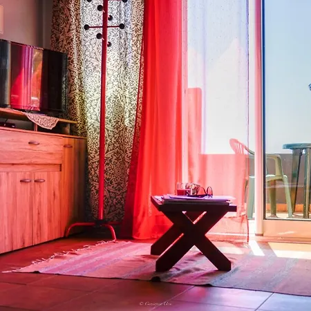 アパート Teixeira House